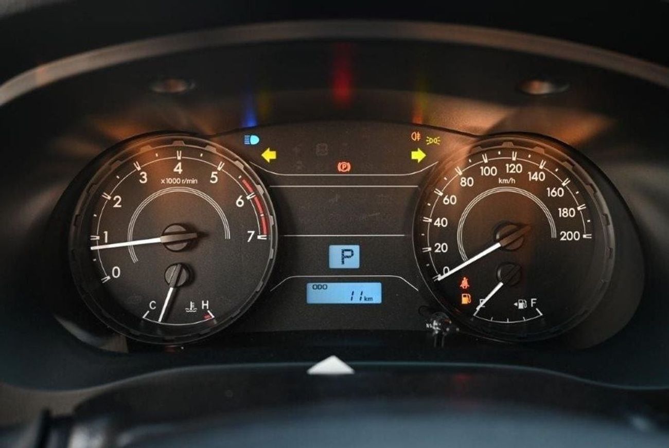 تويوتا هيلوكس Double Cab DLX 2.7L Petrol 4WD Automatic Transmission