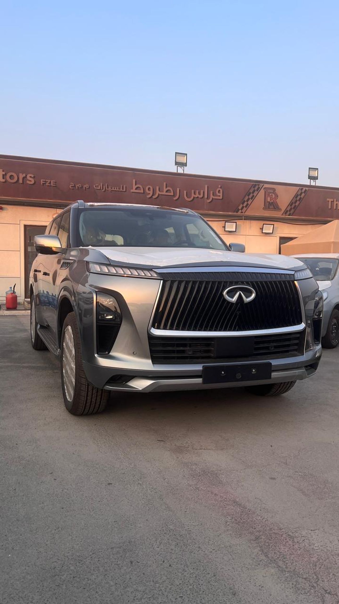 إنفينيتي QX80 Sensory Bench Chairs 3.5L