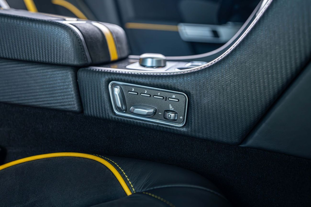 Aston Martin Rapide Std 6.0L V12 Naturally Aspirated-Custom Interior-4 Door Supercar-Metallic Paint