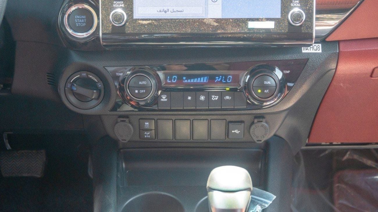 تويوتا هيلوكس SR5 4.0L Petrol 6 Cylinder