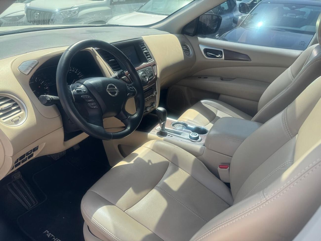 Nissan Pathfinder SV, 3.5cc, Sunroof, Leather Seats,Navigation, Adaptive Cruise Control, MY2020