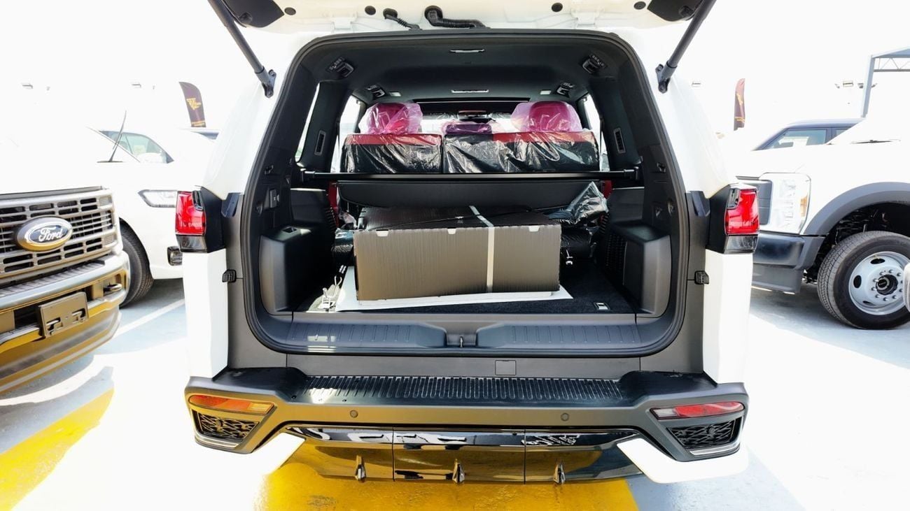 لكزس LX 700h F Sport