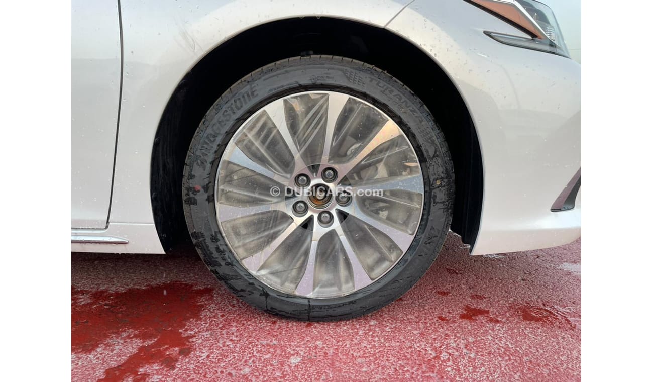 لكزس ES 350 خيار كامل ، مع كاميرا 360 درجة ، داخلية جلدية ، ميزات مميزة ، موديل 2021 للتصدير