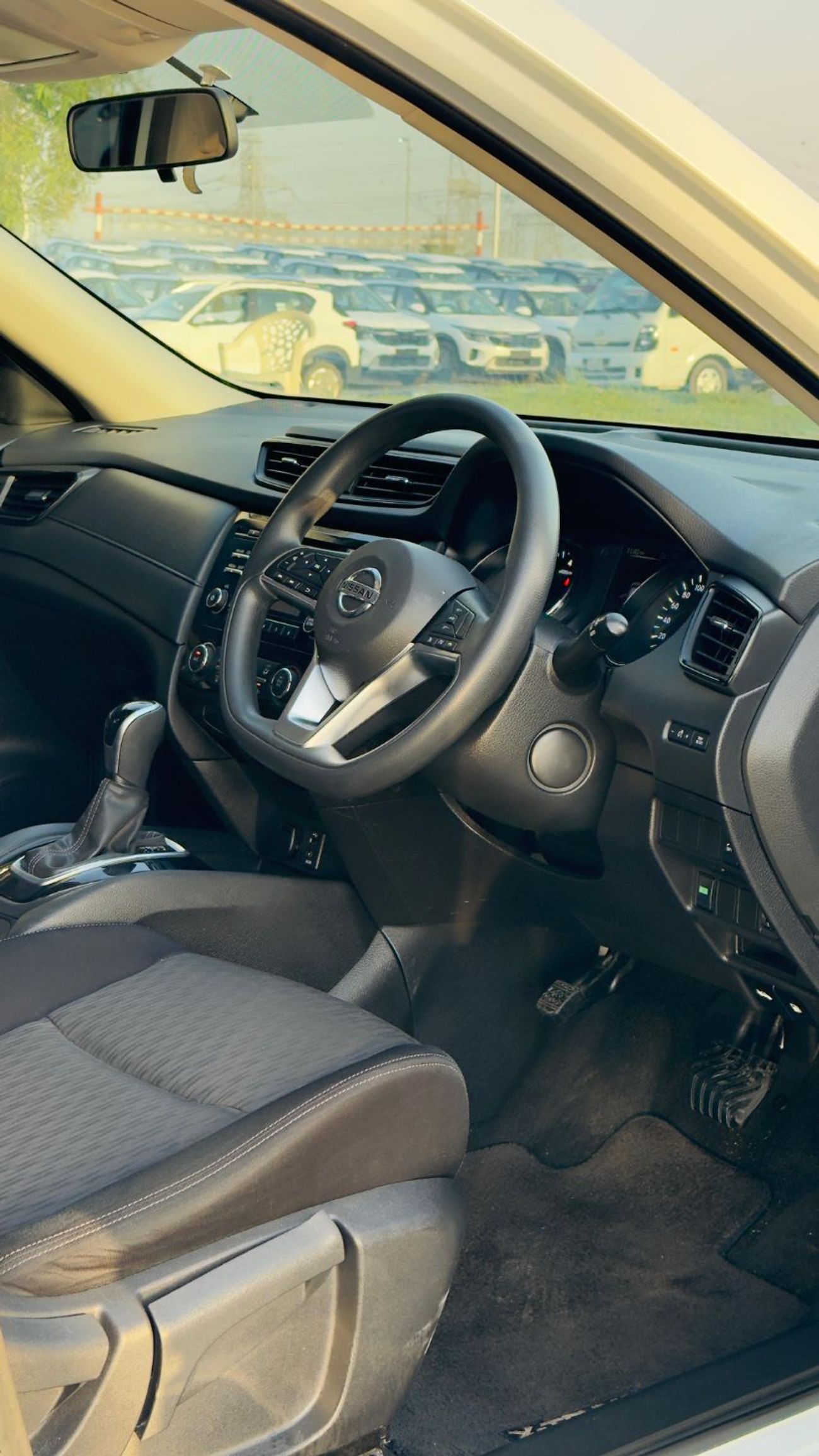 نيسان إكس تريل X-TRAIL SUV | WHITE EXTERIOR | 2WD | RHD | 2019 | 2.5L PETROL ENGINE | AUTOMATIC TRANSMISSION | 7 SE