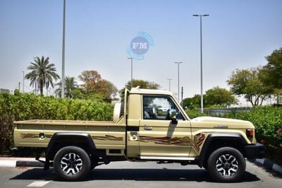 Toyota Land Cruiser Pick Up 79 SDLX V6 4.0L Petrol 4WD Automatic
