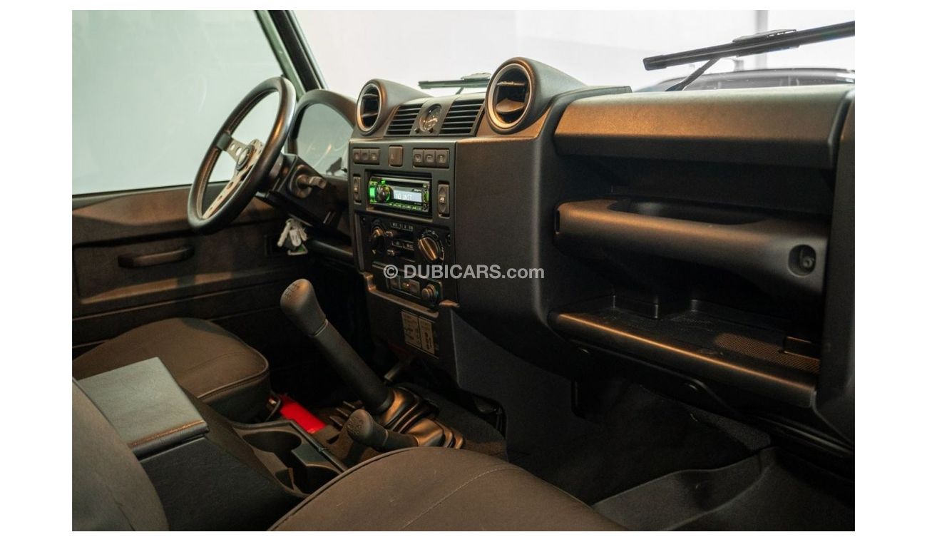 لاند روفر ديفندر 2015 Land Rover Defender 110 Station Wagon / Full Al Tayer Service History / One Owner