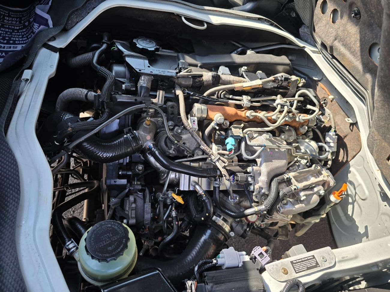 Toyota Hiace TOYOTA HIACE COMMUTER VAN RHD 2016 MODEL 3.0 L DIESEL AUTOMATIC(PM30307)