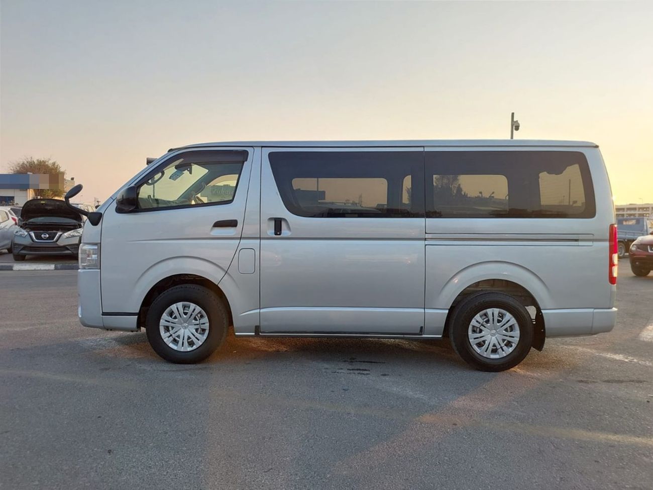 تويوتا هاياس TOYOTA HIACE VAN RHD 2018 MODEL 2.8 L DIESEL AUTOMATIC(PM05971)