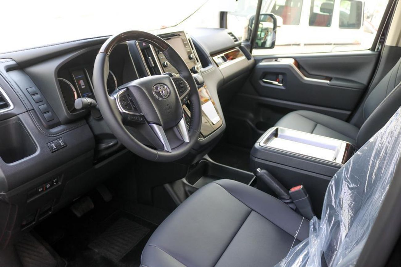 Toyota Granvia 3.5L Premium
