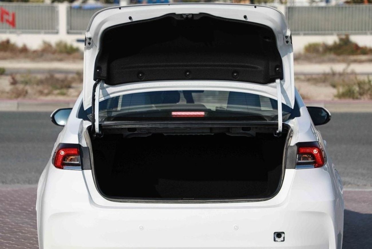 Toyota Corolla 2024 TOYOTA COROLLA LOW HYBRID 1.8 - SUPER WHITE inside FROMAGE | Export Only