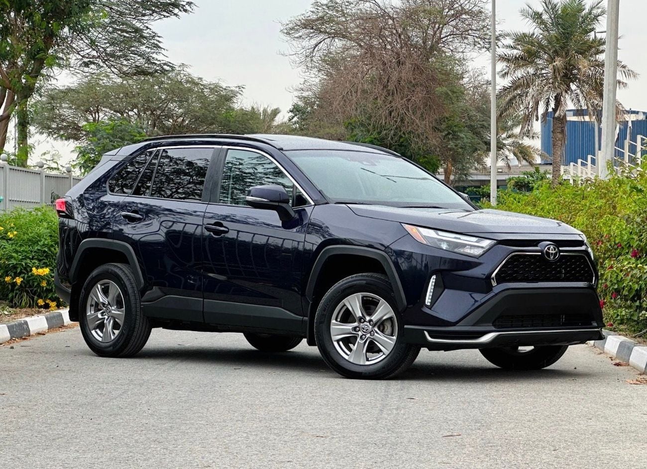 تويوتا راف ٤ XLE AWD Full Option