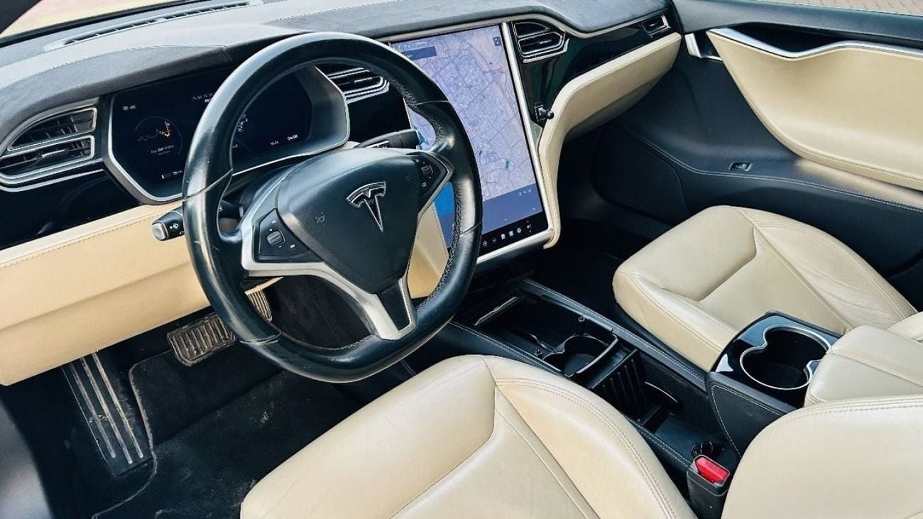 تسلا Model S تيسلا موديل S P85D 2015 | دول مجلس التعاون الخليجي | محرك مزدوج | فش | العديد من الإضافات