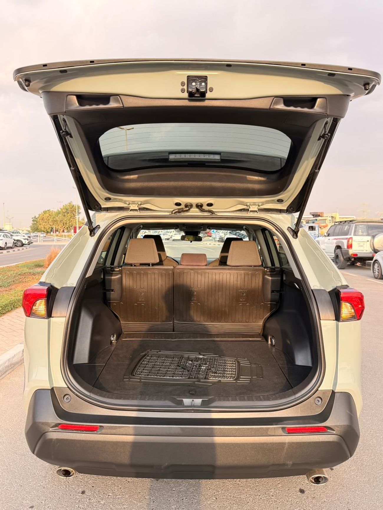 Toyota RAV4 XLE 2.5L AWD 2023