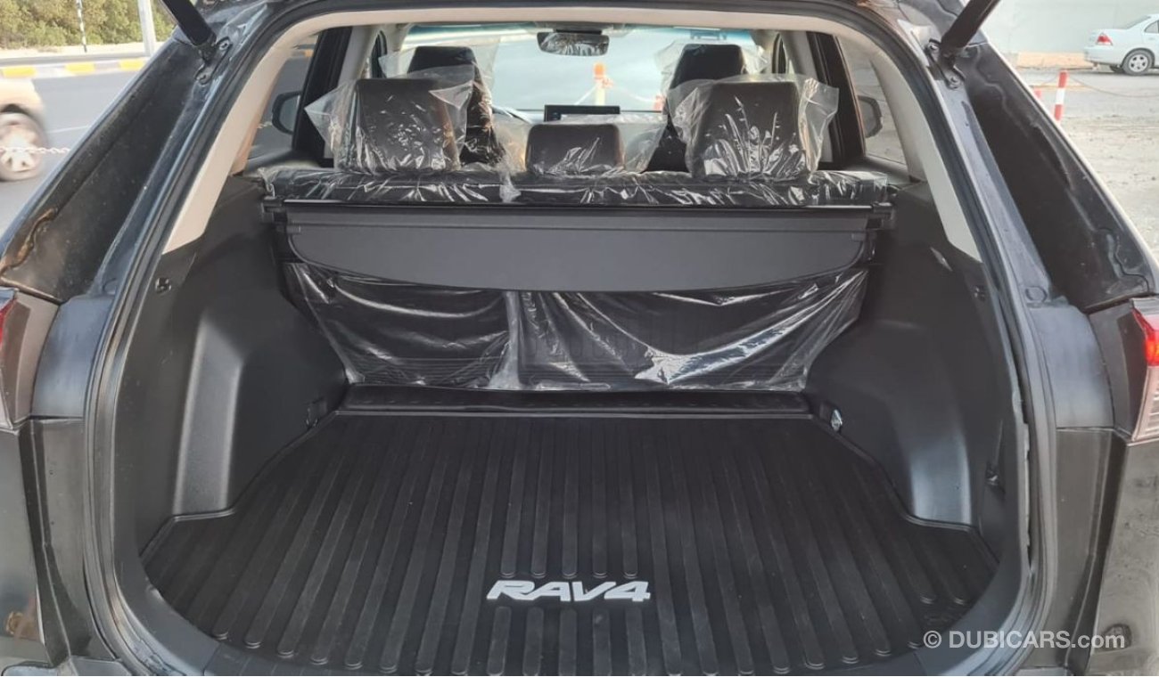 Toyota RAV4 2019 XLE, PUSH START, 4WD