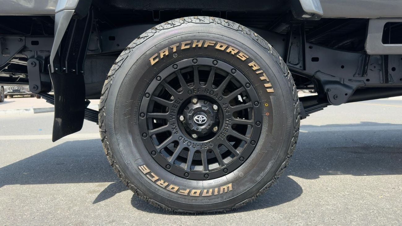 Toyota Land Cruiser Pick Up SINGLE CABIN | MANUAL TRANSMISSION | 4.5L DIESEL ENGINE | BULL BAR | RHD