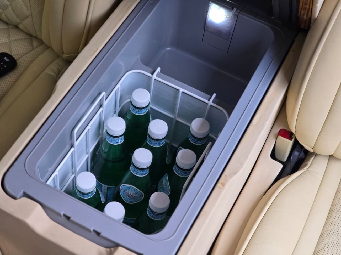 مرسيدس بنز سبرينتر MERCEDES SPRINTER 2018 DIESEL // VIP ROOM // TV // BATHROOM IN SIDE // PERFECT CONDITION //9 SEATS