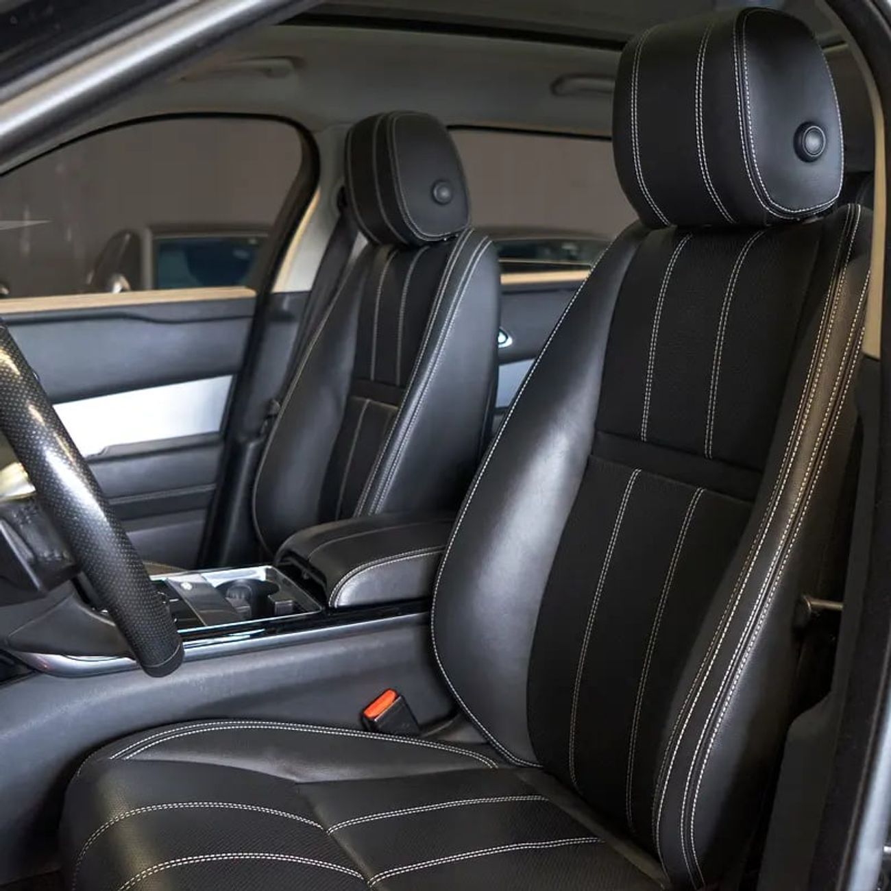 Land Rover Range Rover Velar P250 S 2.0L Petrol AED 1,781 p.m • 0% Downpayment • Velar P250 S • 1 Year Warranty