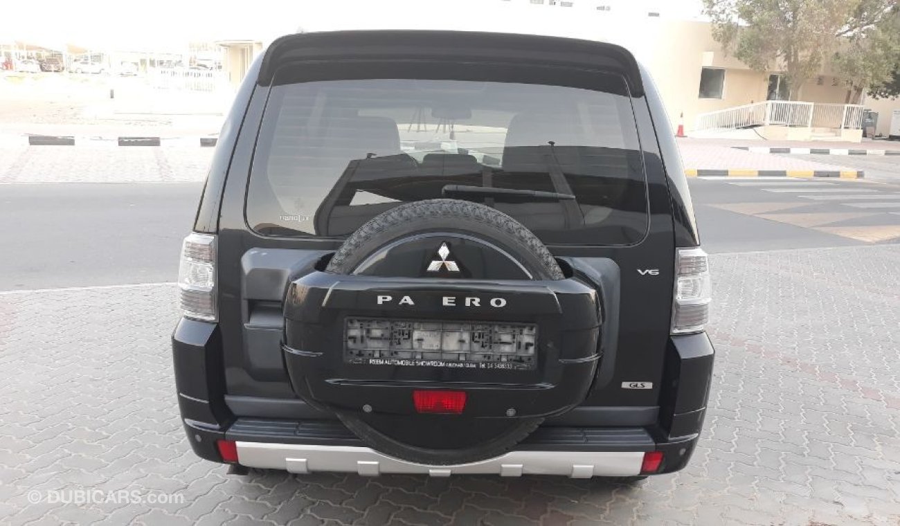 Mitsubishi Pajero 2011 Gulf specs Full options clean car