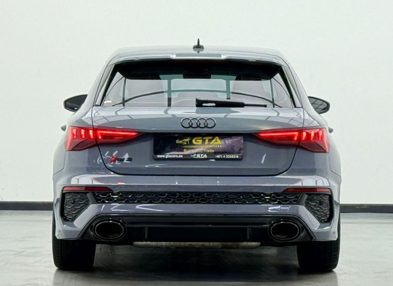 أودي RS3 TFSI quattro 2.5L Sportback