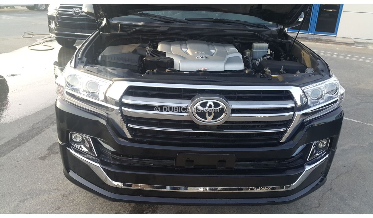 تويوتا لاند كروزر FULL OPTION V8 BLACK COLOR 2020 SHAPE