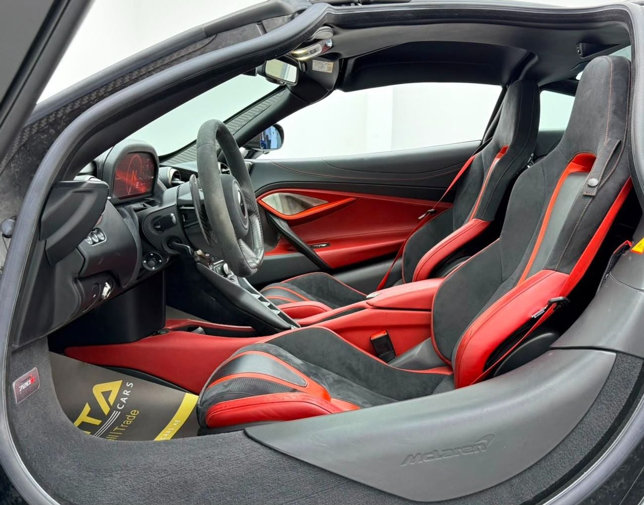 McLaren 720S PERFORMANCE 2018 McLaren 720s Performance Launch Edition, Carbon Fiber Package, Excellent Condition,