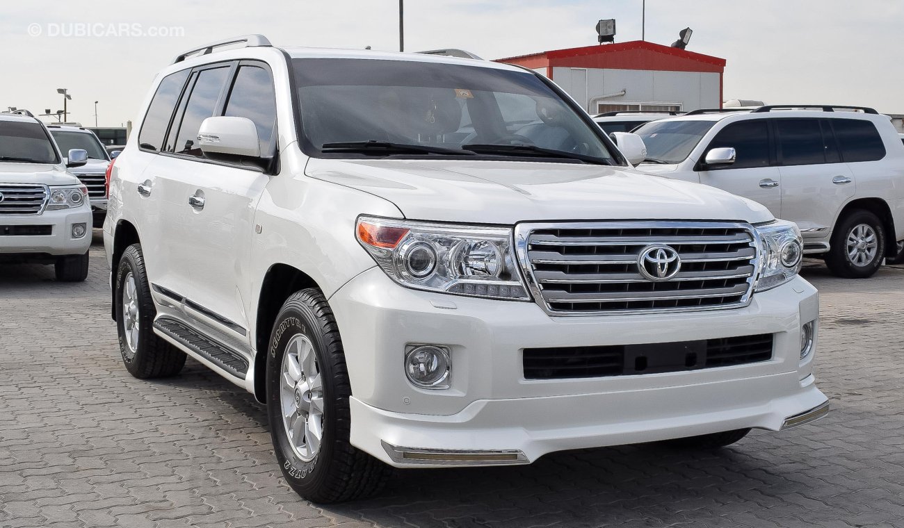 Toyota Land Cruiser VXR V8 With 2015 Body kit