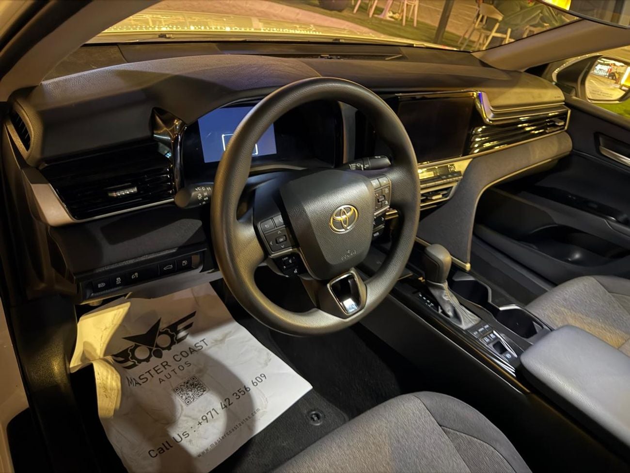 Toyota Camry XLE 2.5L Hybrid