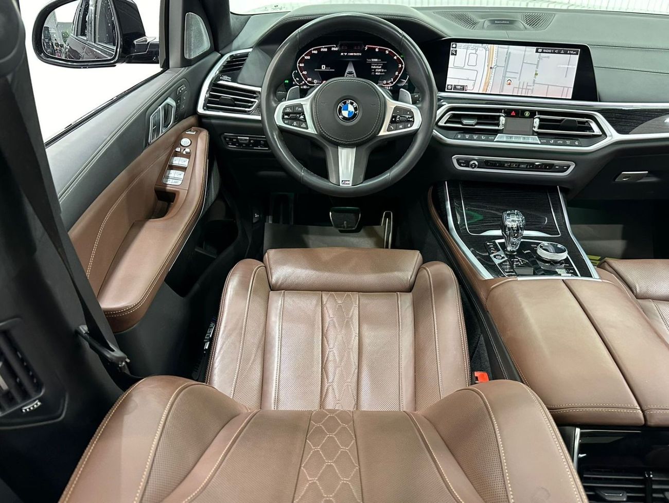 بي أم دبليو X7 2020 BMW X7 M50i M-Sport, December 2024 BMW Warranty + Service Pack, Fully Loaded, Low Kms, GCC