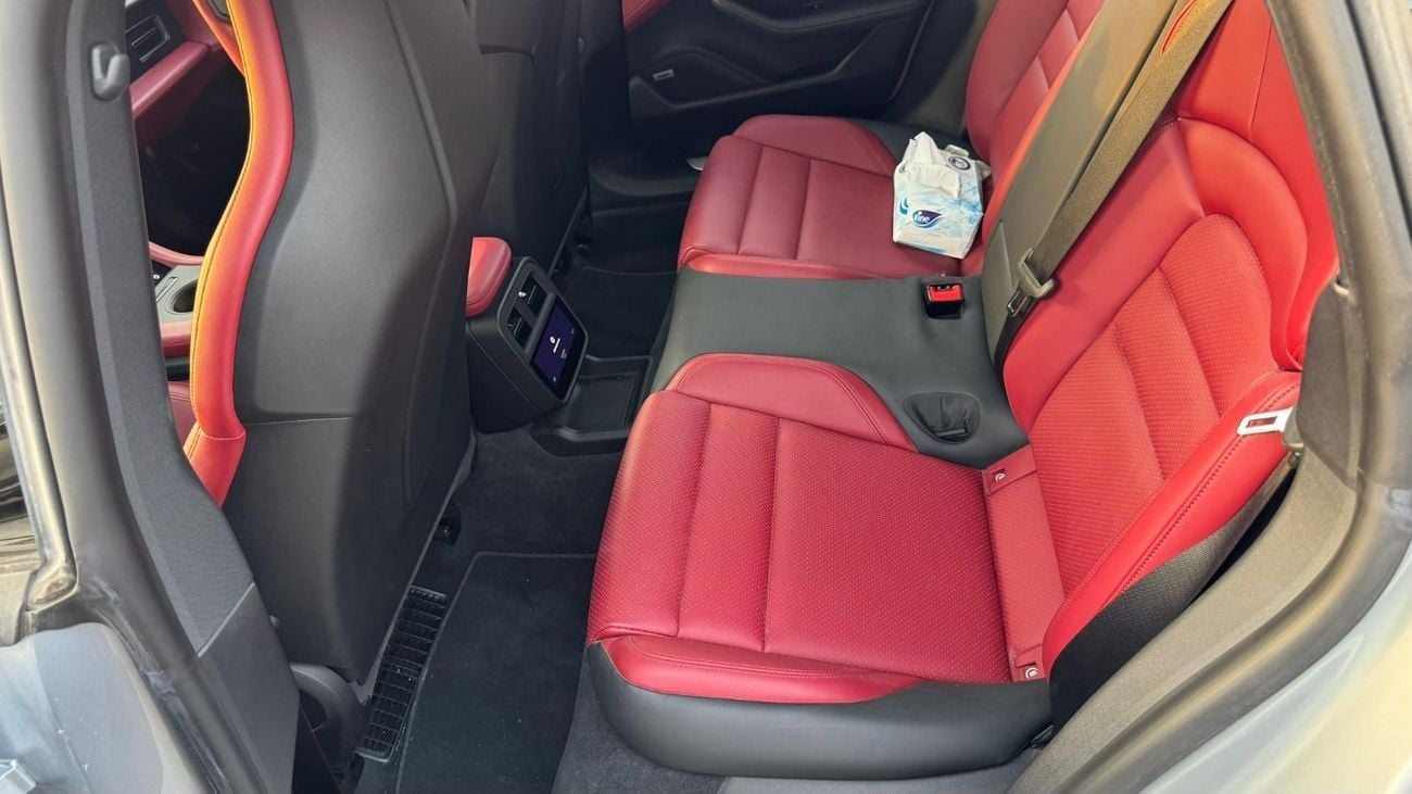 بورش تايكان Porsche Taycan 4S