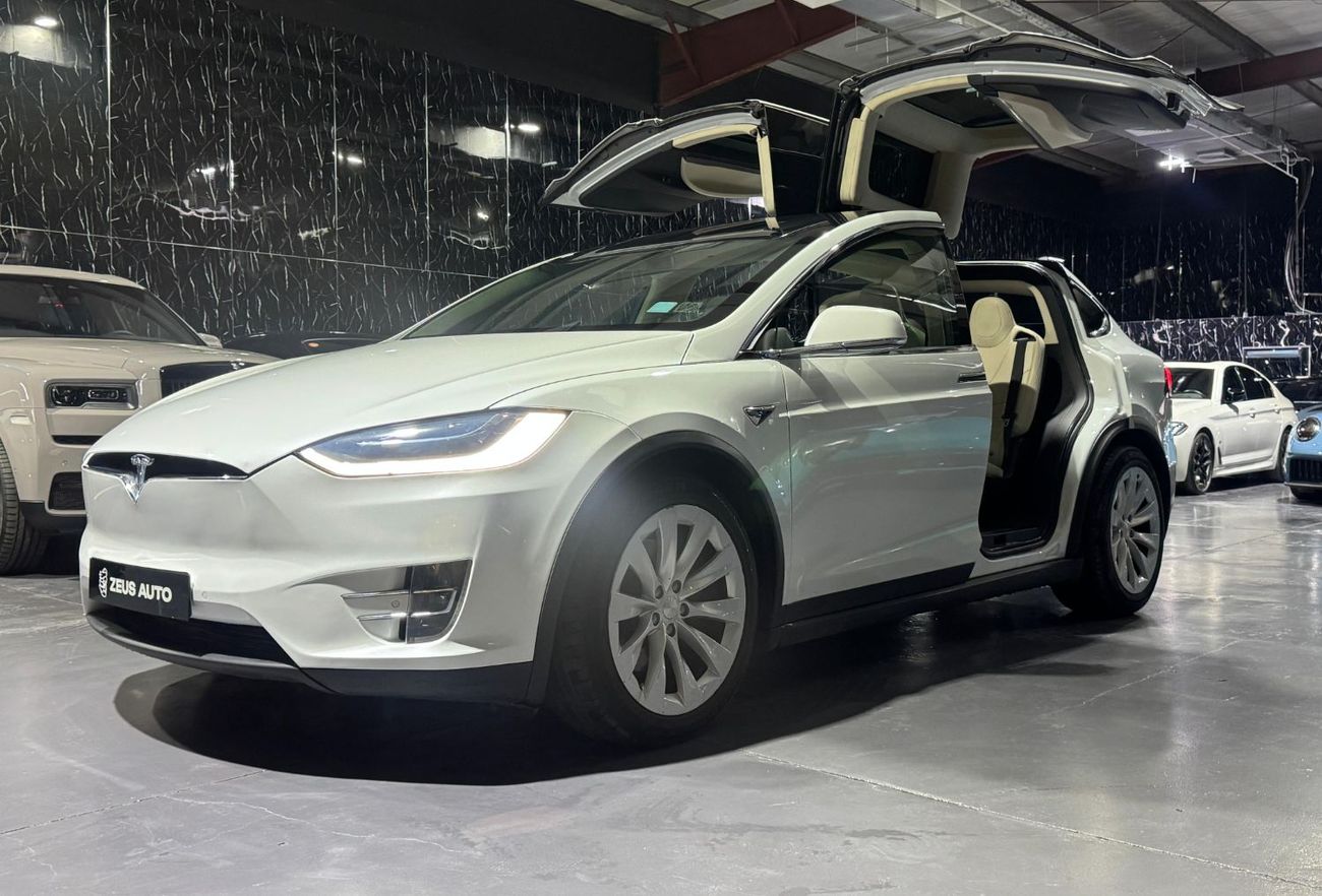 تسلا موديل اكس 2018 Tesla Model X 75D, Full Service History, Carbon Fiber Package, Falcon Wing, GCC