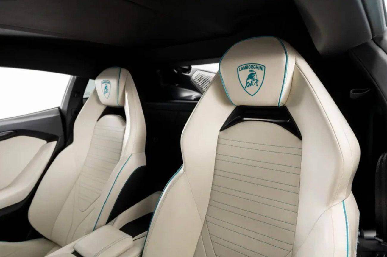 Lamborghini Revuelto