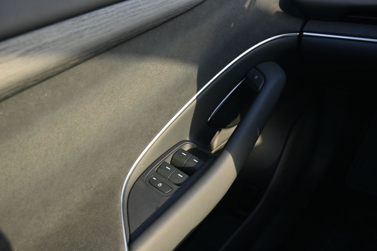 شاومى SU7 XIAOMI SU7 MAX Model 2024, Color Elegant Grey