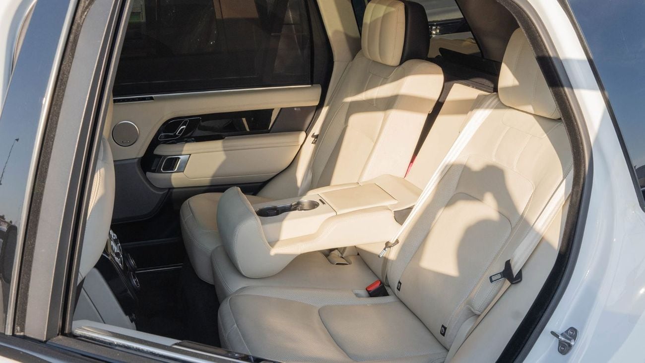 Land Rover Range Rover Supercharged 5.0L 2020 Land Rover Range Rover Vogue Supercharged LWB (Long Wheelbase) V8 5.0L AT Pet