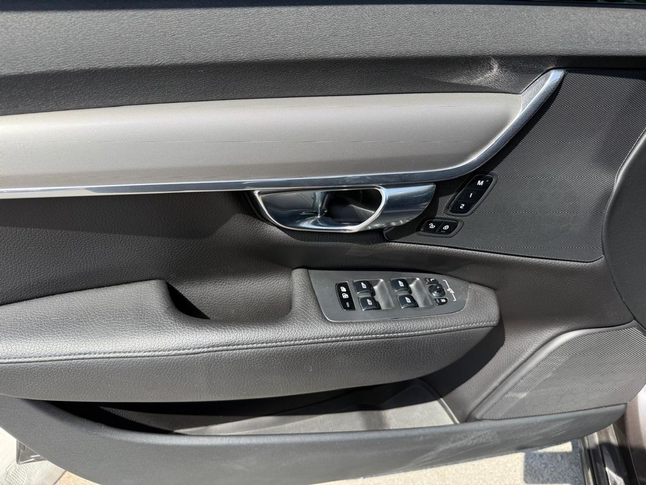 Volvo S90 T5 Momentum 2.0L SPECIAL RAMDAN OFFER VOLVO S90T5 UNLIMITED BRIGHT MOMENTUM 2021 GCC FULL SERVICE HI