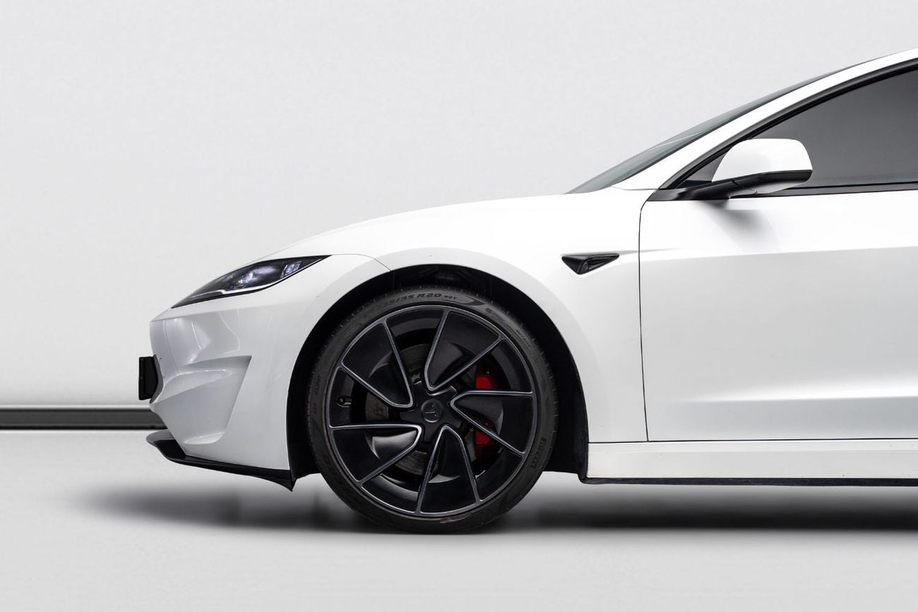Tesla Model 3 PERFORMANCE BUY NOW, PAY 2027 | THE BLACKLINE STANDARD | Tesla Warranty, Carbon Fibre, GCC