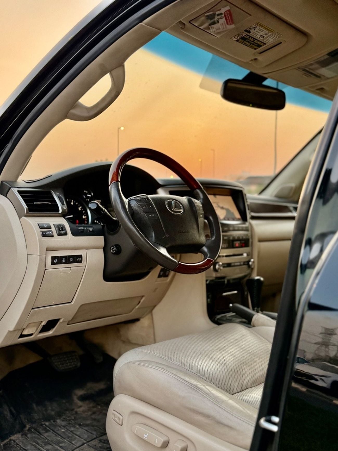 لكزس LX 570 PLATINUM