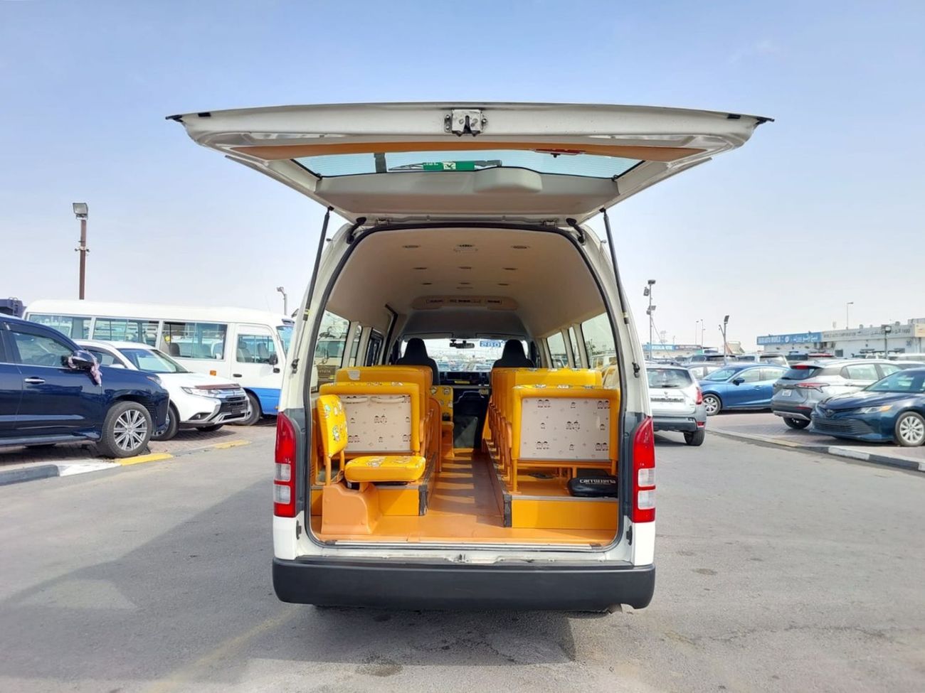 تويوتا هاياس TOYOTA HIACE VAN RHD 2015 MODEL 2.7 L PETROL AUTOMATIC(PM61832)