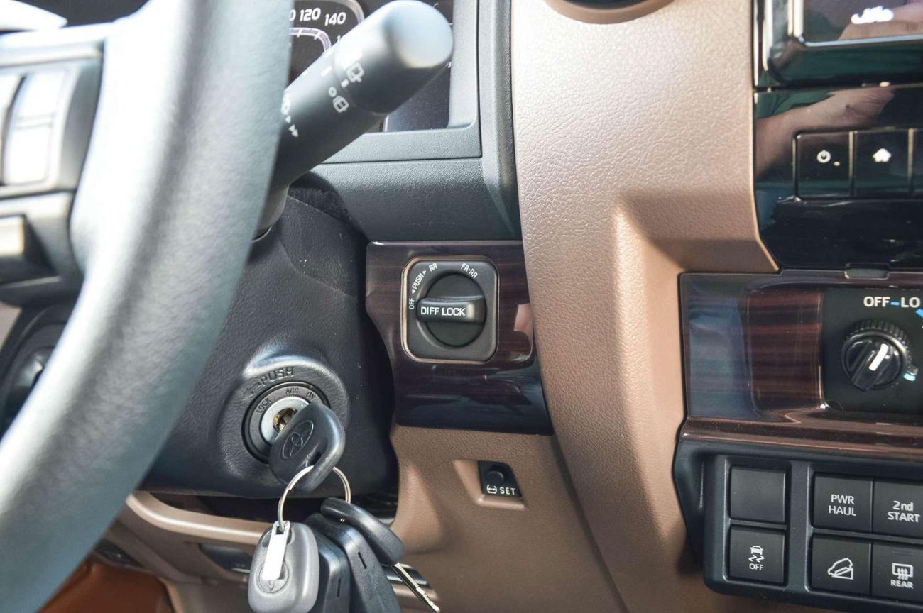 تويوتا لاند كروزر 70 TOYOTA LAND CRUISER 76 4.0L 4WD PETROL SUV 2025