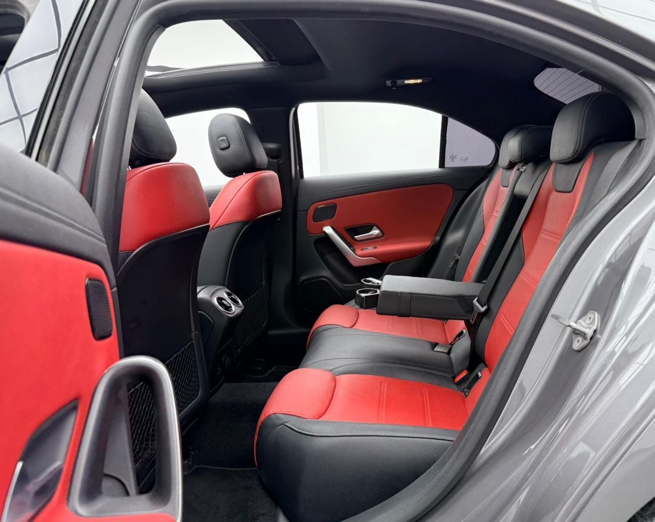 مرسيدس بنز A 35 AMG 4MATIC 2021 Mercedes Benz A35 AMG 4MATIC, Warranty, Full Service History, Excellent Condition, GCC