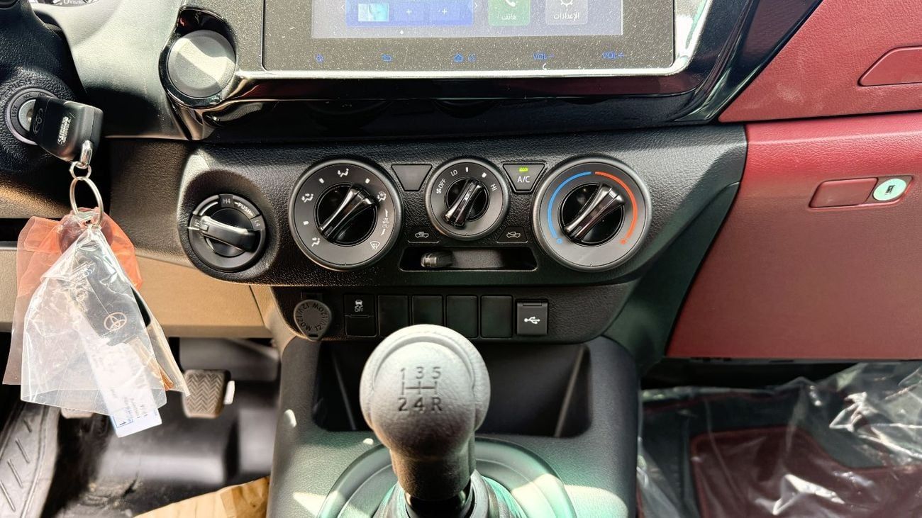 تويوتا هيلوكس GL Toyota Hilux 2.7L Petrol MT SC 4x4 2025YM