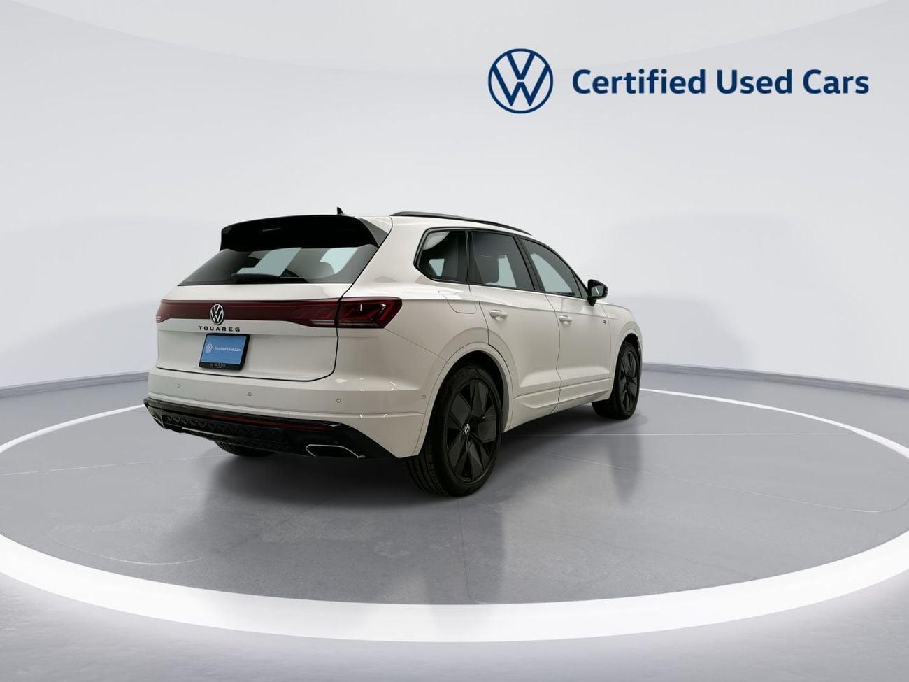 فولكس واجن طوارق Touareg R-Line + (Ref#00130) - 42,100 AED SAVINGS from New Car