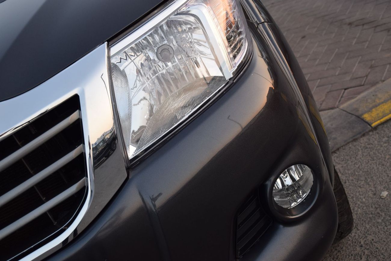 تويوتا هيلوكس 4x4 Diesel 3.0L Right Hand (Export Only)