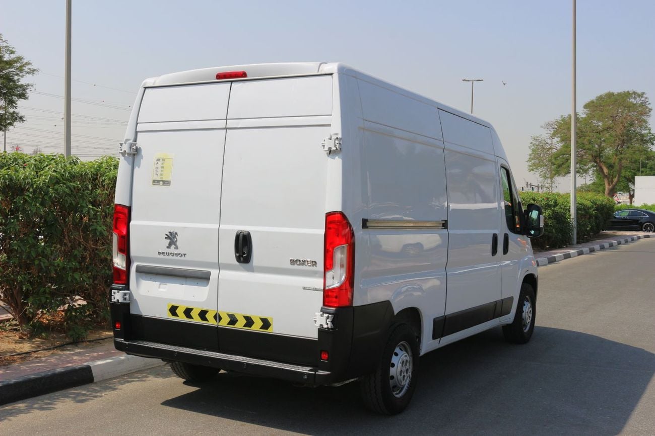 Peugeot Boxer Peugeot Boxer L2H3, model year 2022. GCC specs. Very excellent conditions