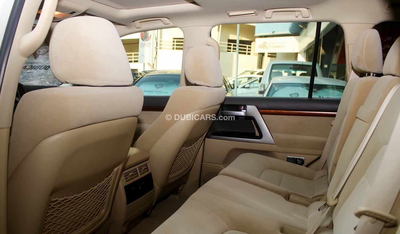 Toyota Land Cruiser VXR 5.7 V8