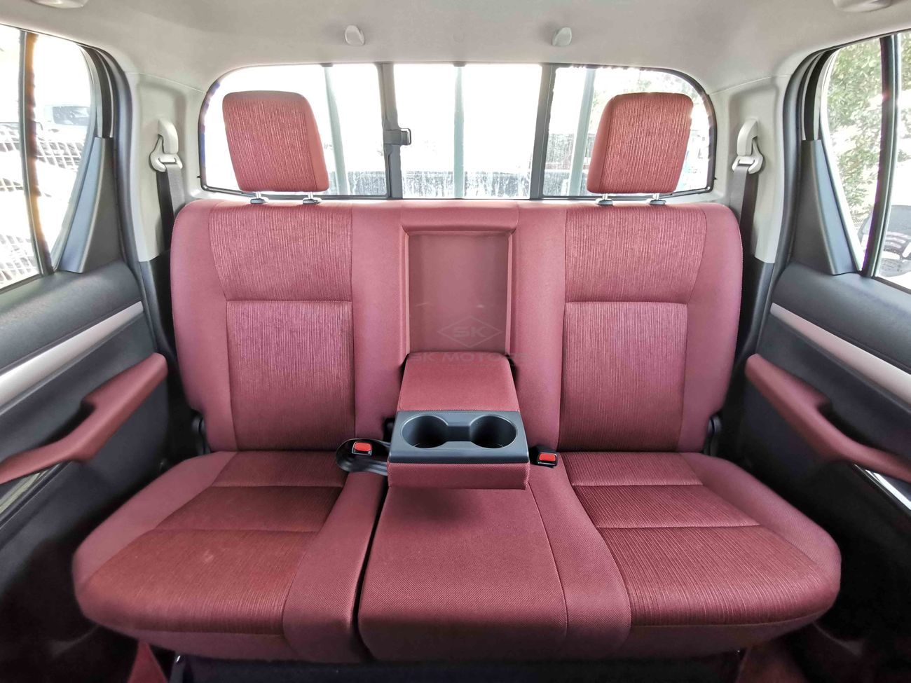 Toyota Hilux 2.7L, Manual, DRL LED Headlights, Rear Bedliner, Bluetooth, DVD, 4WD, Rear Camera (CODE # THFO03)