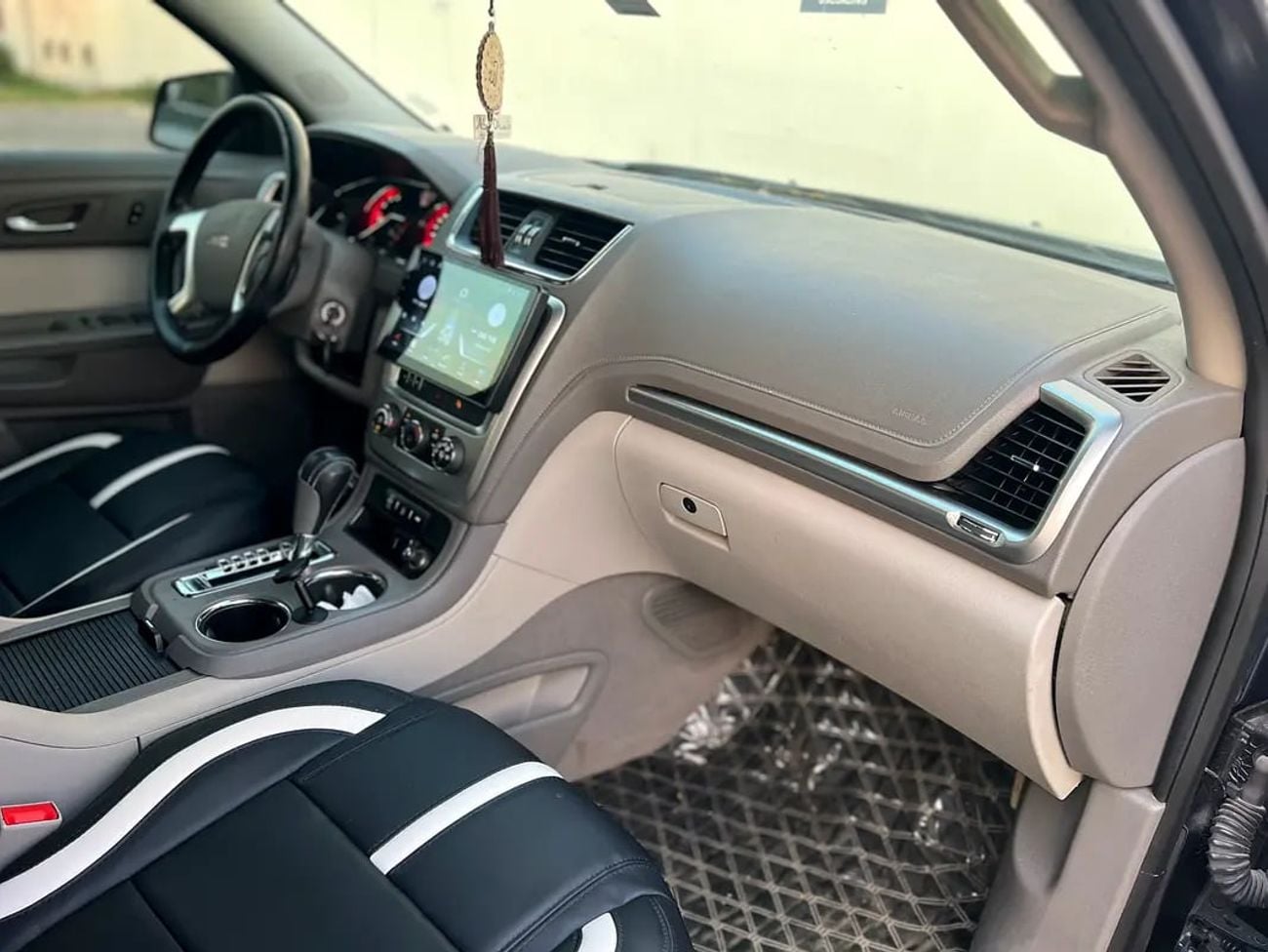 GMC Acadia SLE | GCC Specs | Well Maintained