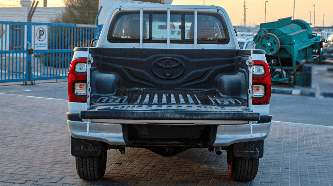 Toyota Hilux HILUX 2.7L GLXS DC AT PETROL 2025