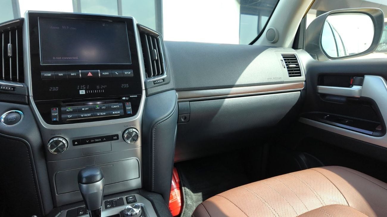 Toyota Land Cruiser VXR 5.7L 4WD TOYOTA LAND CRUISER VXR GRAND TOURING S 5.7L 4WD