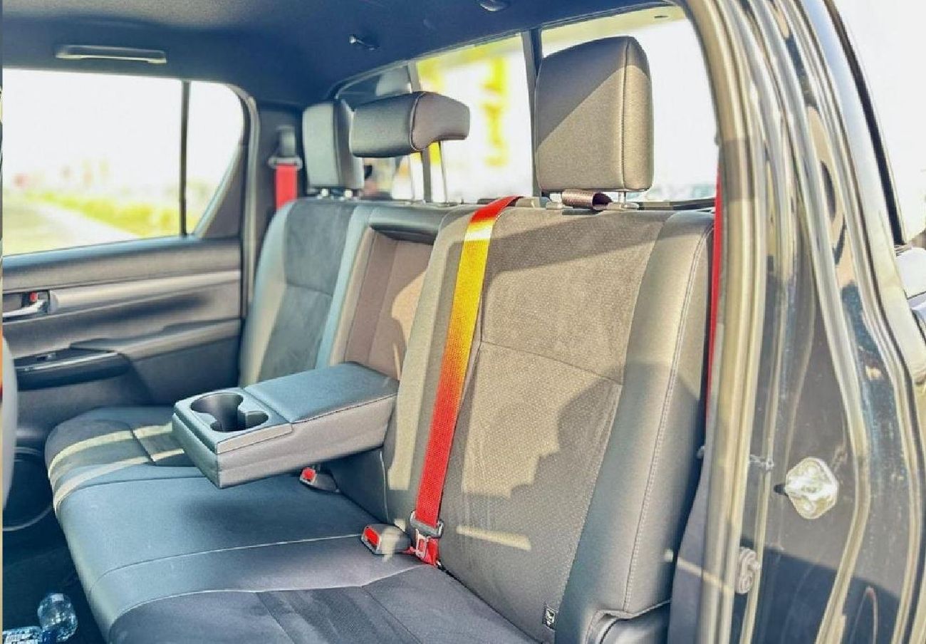 تويوتا هيلوكس 