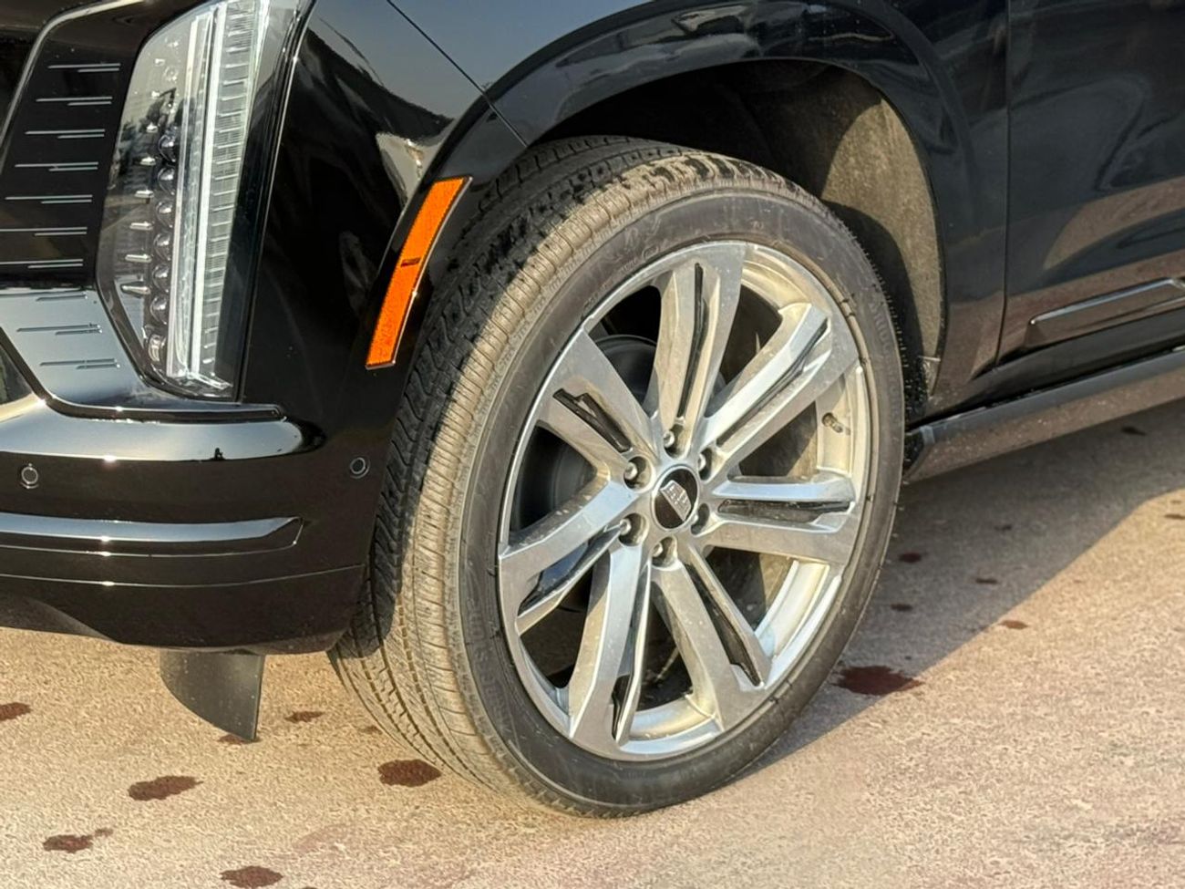 Cadillac Escalade Sport Platinum 6.2L 4WD Cadillac Escalade V8 6.2 L SUV AWD 4 Doors